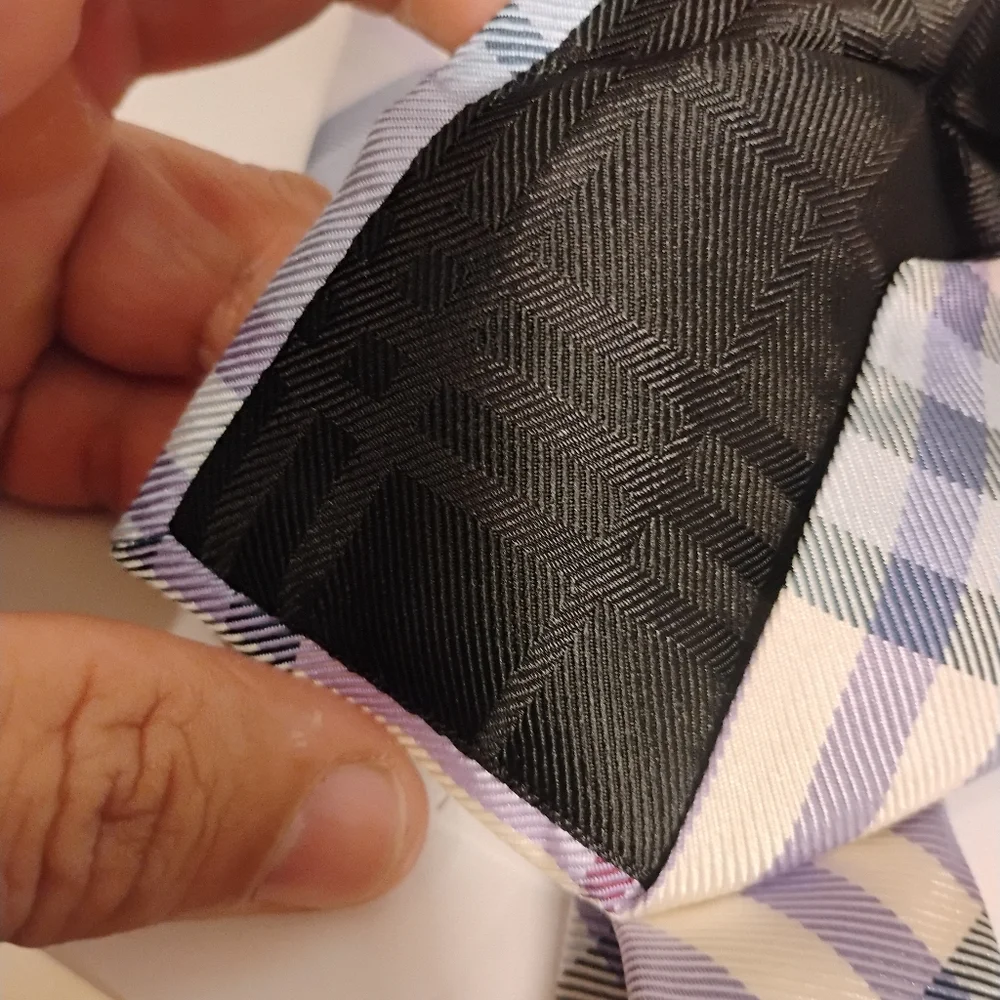 Burberry Mens Iconic Nova Check Skinny Tie 100% Silk - Picture 9 of 13